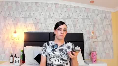 Justine online show from November 2025 03:18:02 AM