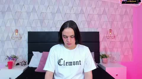 Justine online show from May 2026 04:53:01 AM