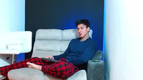 justinfuller_31 online show from February 2026 06:54:02 AM