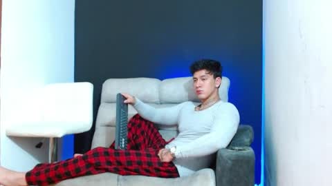 justinfuller_31 online show from April 2026 06:57:02 PM