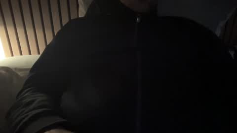 Snapshot of justmeandyou00 chatting on February 2025 05:09:01 PM justmeandyou00 online show from February 2025 05:09:01 PM