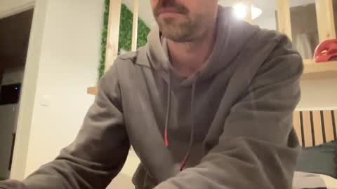 Snapshot of justmeandyou00 chatting on February 2025 06:02:02 PM justmeandyou00 online show from February 2025 06:02:02 PM