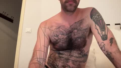 Snapshot of justmeandyou00 chatting on October 2025 09:53:02 AM justmeandyou00 online show from October 2025 09:53:02 AM