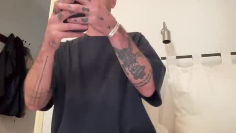 Snapshot of justmeandyou00 chatting on November 2025 09:53:01 AM justmeandyou00 online show from November 2025 09:53:01 AM