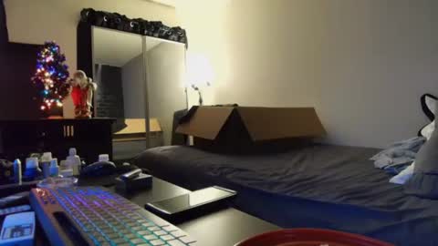 Snapshot of justwannalookgood4ya chatting on December 2024 09:27:01 PM Eetantungfuk Mias online show from December 2024 09:27:01 PM