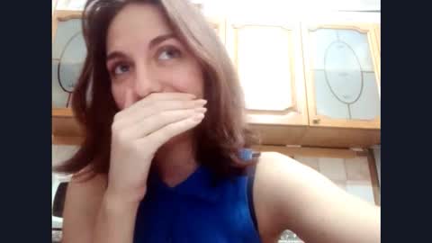 Snapshot of kacilangowski chatting on November 2025 05:52:01 PM Nika online show from November 2025 05:52:01 PM