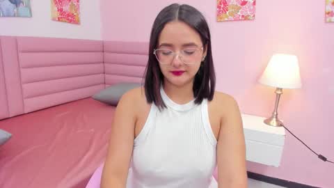 Kyelie online show from November 2025 08:07:01 PM