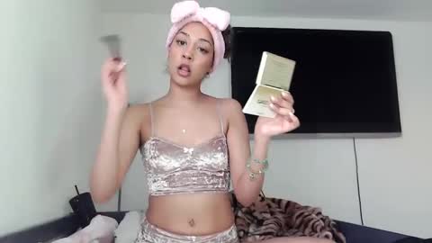 Snapshot of kaelagreen chatting on February 2025 07:30:02 PM kaelagreen online show from February 2025 07:30:02 PM