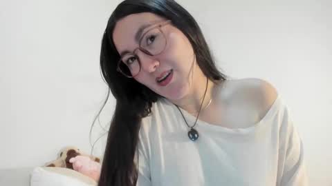 ChloeIndependient model online show from September 2025 02:52:02 PM