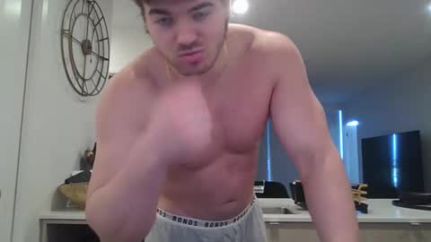 Snapshot of kailebtwinkletoes chatting on October 2025 10:12:01 PM MrJuicyJames online show from October 2025 10:12:01 PM