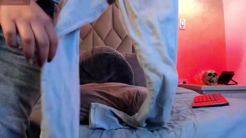 Snapshot of kailinmoon chatting on November 2025 01:04:02 PM Kailin online show from November 2025 01:04:02 PM