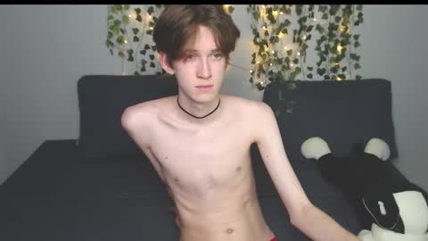 slutkai online show from September 2025 08:25:01 PM