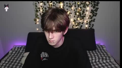 slutkai online show from November 2025 08:30:01 PM