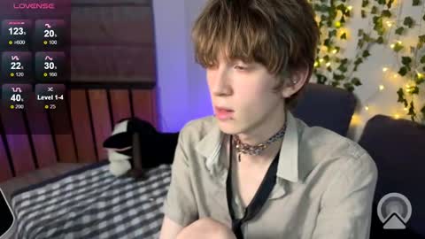 slutkai online show from November 2025 09:16:01 PM