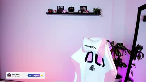 Snapshot of kali_ka chatting on November 2025 06:29:01 PM Kali Ka Please help me with your thumbs up its important dont forget my birthday on October 26 online show from November 2025 06:29:01 PM