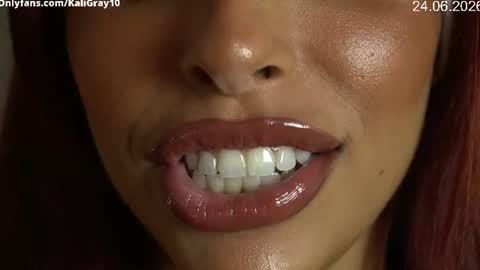 Snapshot of kaligray10 chatting on June 2026 05:23:01 PM kaligray10 online show from June 2026 05:23:01 PM