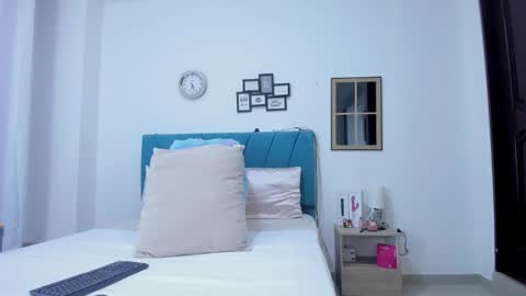 Kamilalopez online show from November 2025 11:37:01 PM