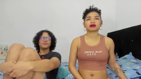 Snapshot of kami_chigiri chatting on December 2025 12:42:01 AM Dante and Carolina independient model online show from December 2025 12:42:01 AM