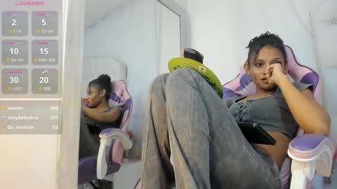 Snapshot of kamila_arias chatting on January 2025 10:13:01 PM online show from January 2025 10:13:01 PM