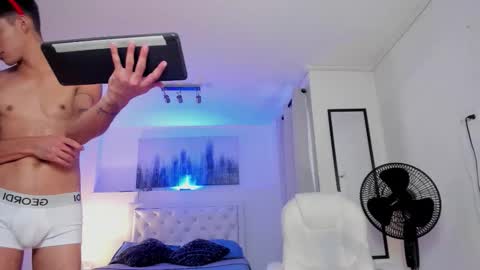 Kami online show from December 2025 07:07:01 PM