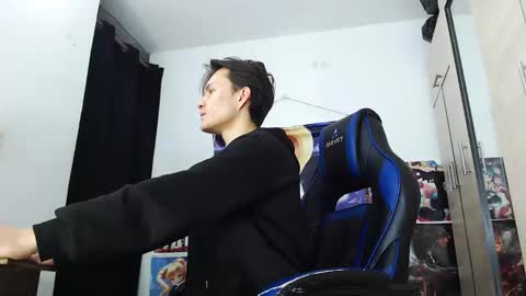 Snapshot of kanekixxxhot chatting on November 2025 01:54:02 PM andres online show from November 2025 01:54:02 PM