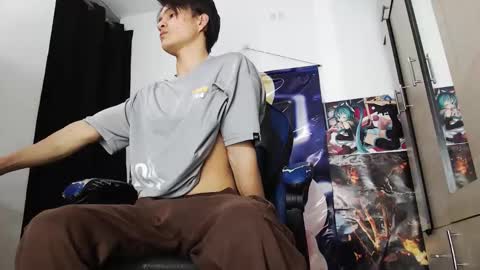 Snapshot of kanekixxxhot chatting on December 2025 01:05:01 PM andres online show from December 2025 01:05:01 PM