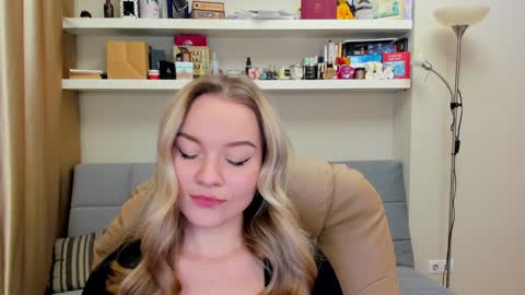 Snapshot of kara_smith_ chatting on December 2024 11:13:02 PM Kara. Off from 15th till 24th of December online show from December 2024 11:13:02 PM