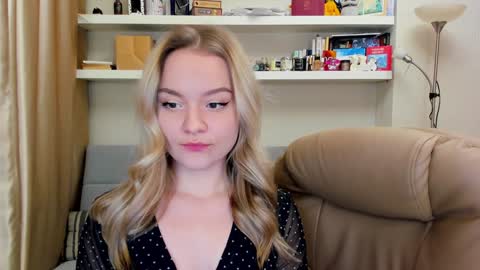 Snapshot of kara_smith_ chatting on December 2024 10:41:02 PM Kara. Off from 15th till 24th of December online show from December 2024 10:41:02 PM