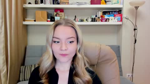 Snapshot of kara_smith_ chatting on December 2024 10:17:01 PM Kara. Off from 15th till 24th of December online show from December 2024 10:17:01 PM