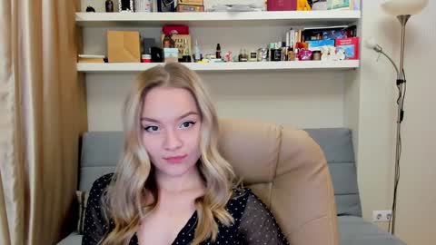 Snapshot of kara_smith_ chatting on December 2024 10:34:02 PM Kara. Off from 15th till 24th of December online show from December 2024 10:34:02 PM