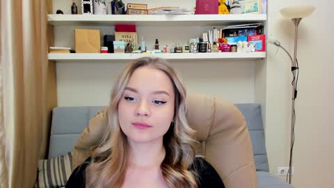 Snapshot of kara_smith_ chatting on January 2025 12:48:02 AM Kara. Off from 15th till 24th of December online show from January 2025 12:48:02 AM