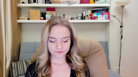 Snapshot of kara_smith_ chatting on January 2025 11:50:01 PM Kara. Off from 15th till 24th of December online show from January 2025 11:50:01 PM