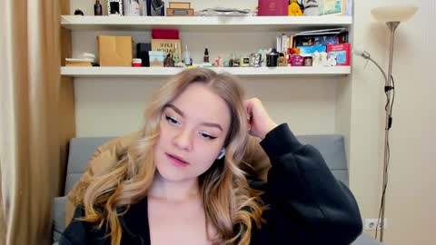 Snapshot of kara_smith_ chatting on February 2025 11:45:01 PM Kara. Off from 15th till 24th of December online show from February 2025 11:45:01 PM