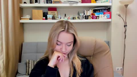 Snapshot of kara_smith_ chatting on March 2025 12:54:02 AM Kara. Off from 15th till 24th of December online show from March 2025 12:54:02 AM