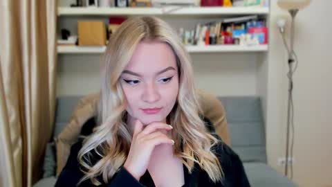 Snapshot of kara_smith_ chatting on September 2025 09:49:02 PM Kara. Off from 15th till 24th of December online show from September 2025 09:49:02 PM