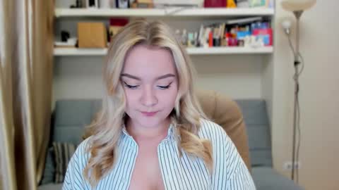 Snapshot of kara_smith_ chatting on September 2025 10:54:01 PM Kara. Off from 15th till 24th of December online show from September 2025 10:54:01 PM