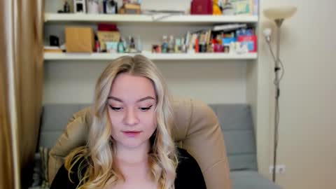 Snapshot of kara_smith_ chatting on October 2025 10:53:02 PM Kara. Off from 15th till 24th of December online show from October 2025 10:53:02 PM