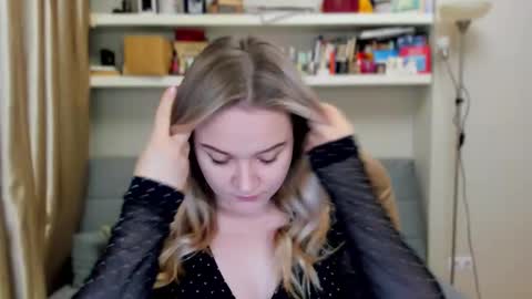 Snapshot of kara_smith_ chatting on November 2025 11:14:02 PM Kara. Off from 15th till 24th of December online show from November 2025 11:14:02 PM