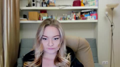 Snapshot of kara_smith_ chatting on November 2025 11:40:02 PM Kara. Off from 15th till 24th of December online show from November 2025 11:40:02 PM