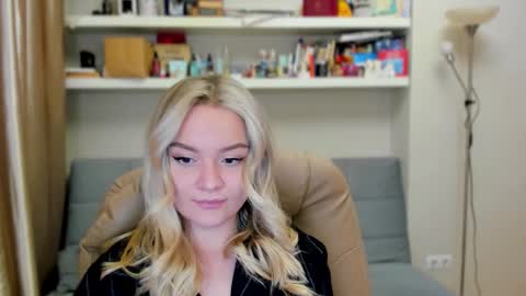 Snapshot of kara_smith_ chatting on December 2025 11:58:01 PM Kara. Off from 15th till 24th of December online show from December 2025 11:58:01 PM