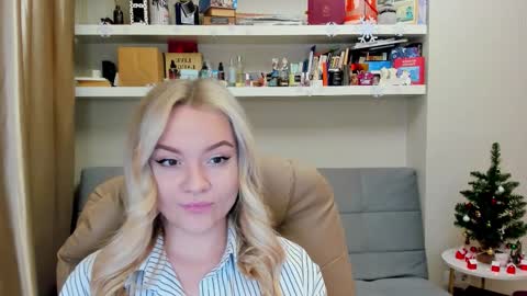 Snapshot of kara_smith_ chatting on December 2025 10:59:02 PM Kara. Off from 15th till 24th of December online show from December 2025 10:59:02 PM