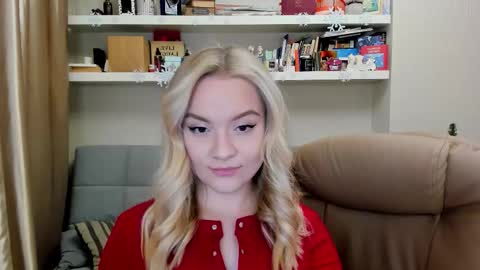 Snapshot of kara_smith_ chatting on December 2025 10:58:02 PM Kara. Off from 15th till 24th of December online show from December 2025 10:58:02 PM