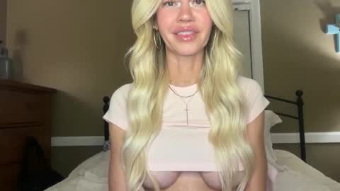 Snapshot of karabearr chatting on November 2025 11:24:01 PM kara online show from November 2025 11:24:01 PM