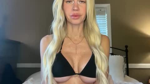 Snapshot of karabearr chatting on November 2025 02:21:01 PM kara online show from November 2025 02:21:01 PM