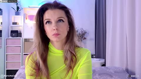 Snapshot of karamelsw chatting on October 2025 09:42:01 PM Julia online show from October 2025 09:42:01 PM