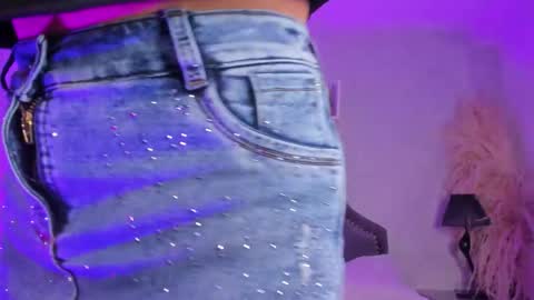 Karely online show from February 2026 01:01:02 PM