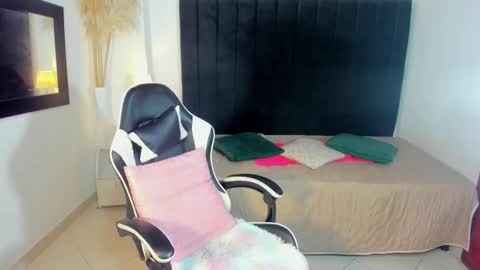 karen_adamss online show from February 2026 03:12:02 AM