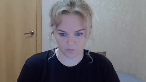 Snapshot of karennelsonx chatting on September 2025 11:01:01 AM karennelsonx online show from September 2025 11:01:01 AM