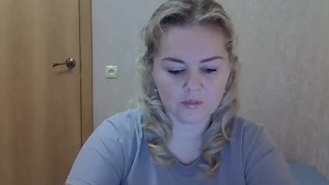 Snapshot of karennelsonx chatting on November 2025 12:27:02 PM karennelsonx online show from November 2025 12:27:02 PM