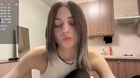 Snapshot of karensimilton chatting on November 2025 05:25:01 PM May online show from November 2025 05:25:01 PM